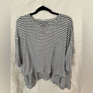 Free People. We the Free. “Circle in the Sands” 3/4 sleeve tee. Size xs/s.